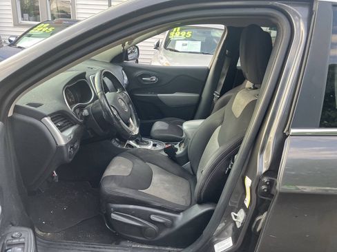 Used 2014 Jeep Cherokee Latitude FWD image 4