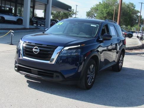 Used 2024 Nissan Pathfinder SV FWD image 7
