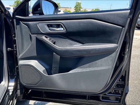 Certified 2026 Nissan Rogue SV FWD image 25