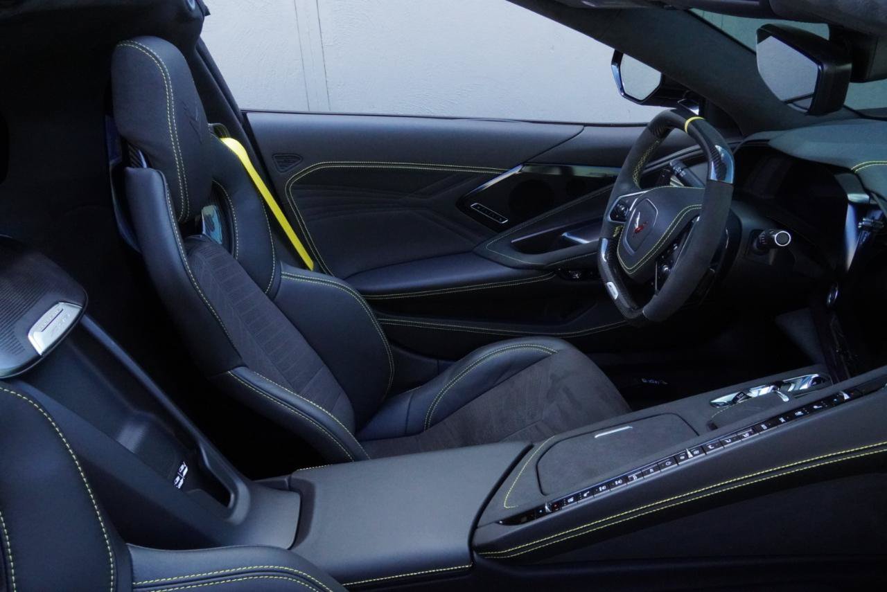 Used 2025 Chevrolet Corvette Z06 w/ Z07 Performance Package RWD image 32