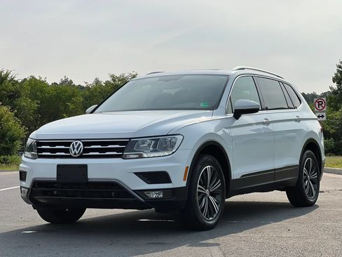 Used 2018 Volkswagen Tiguan SEL AWD/4WD image 1