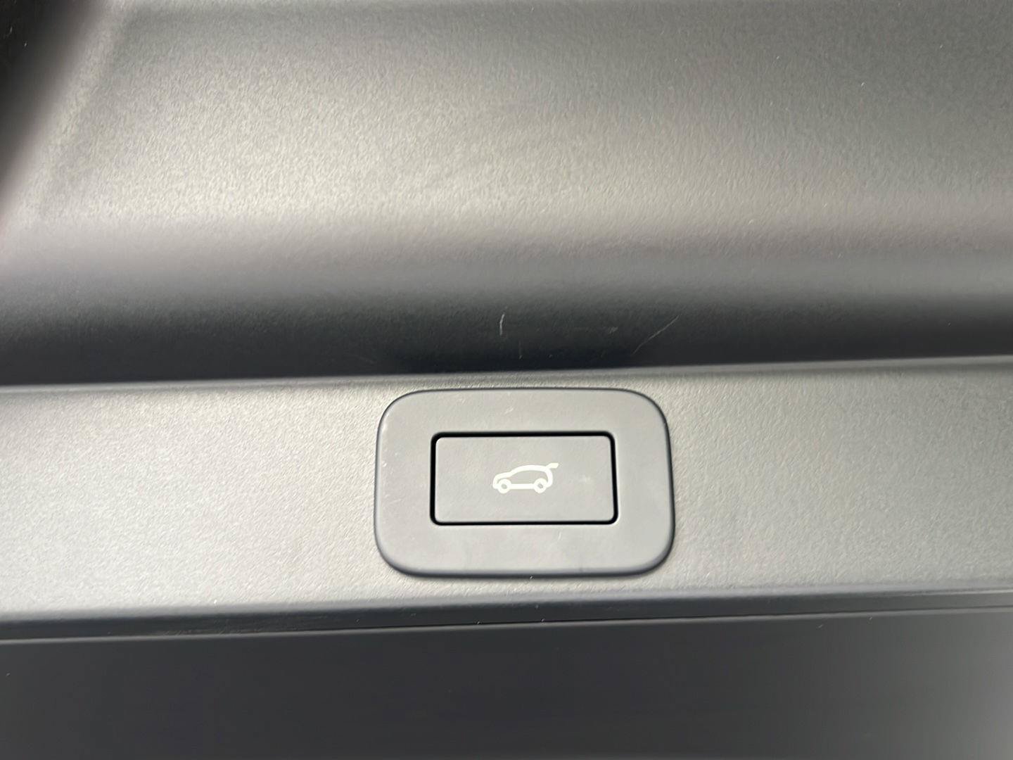 Certified 2026 Land Rover Range Rover SE AWD/4WD image 30