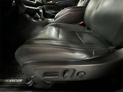 Used 2015 Toyota Highlander Limited image 18