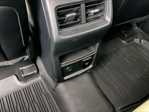 Used 2024 Ford Edge SEL w/ Convenience Package image 25