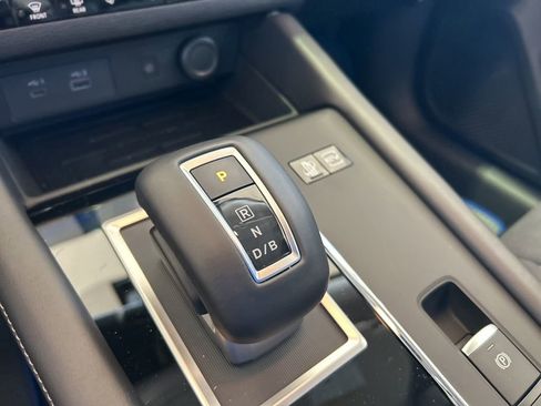 New 2025 Mitsubishi Outlander SE image 7