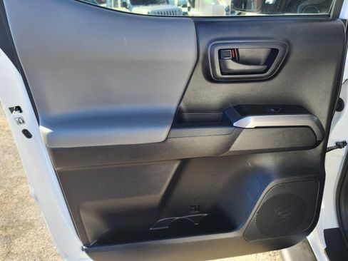 Used 2020 Toyota Tacoma SR5 image 16