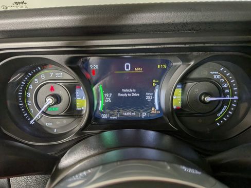 Certified 2025 Jeep Wrangler Unlimited Sahara image 24