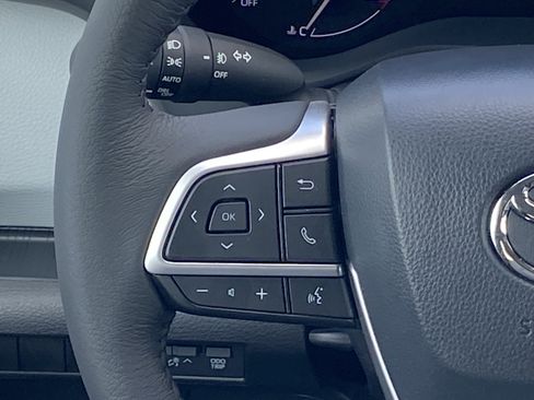 Certified 2026 Toyota Sienna XLE AWD/4WD image 18