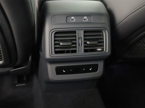 New 2025 Audi SQ5 Prestige image 21