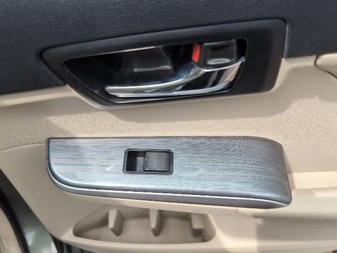 Used 2014 Toyota Camry XLE w/ Leather Package image 24