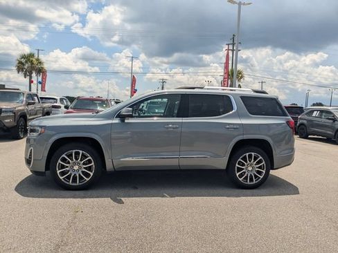 Used 2023 GMC Acadia Denali w/ Denali Technology Package FWD image 6