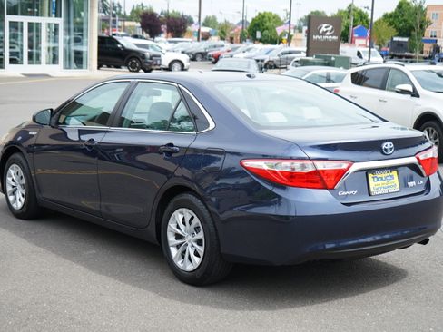Used 2016 Toyota Camry LE FWD image 5