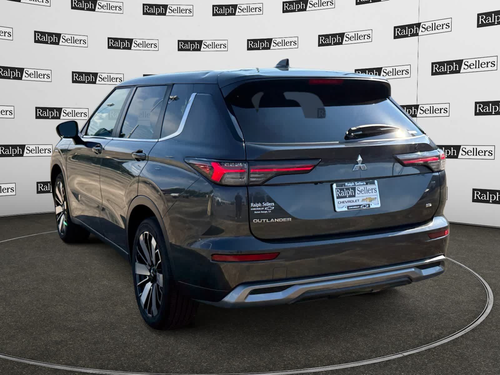 Used 2025 Mitsubishi Outlander SE AWD/4WD image 4