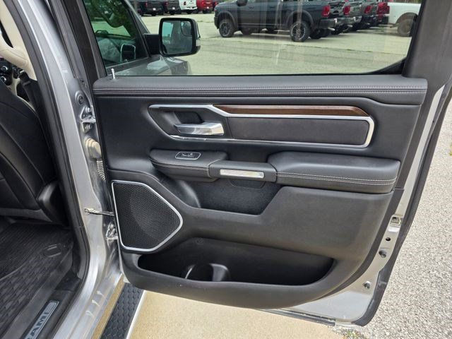 Used 2022 RAM 1500 Laramie AWD/4WD image 11