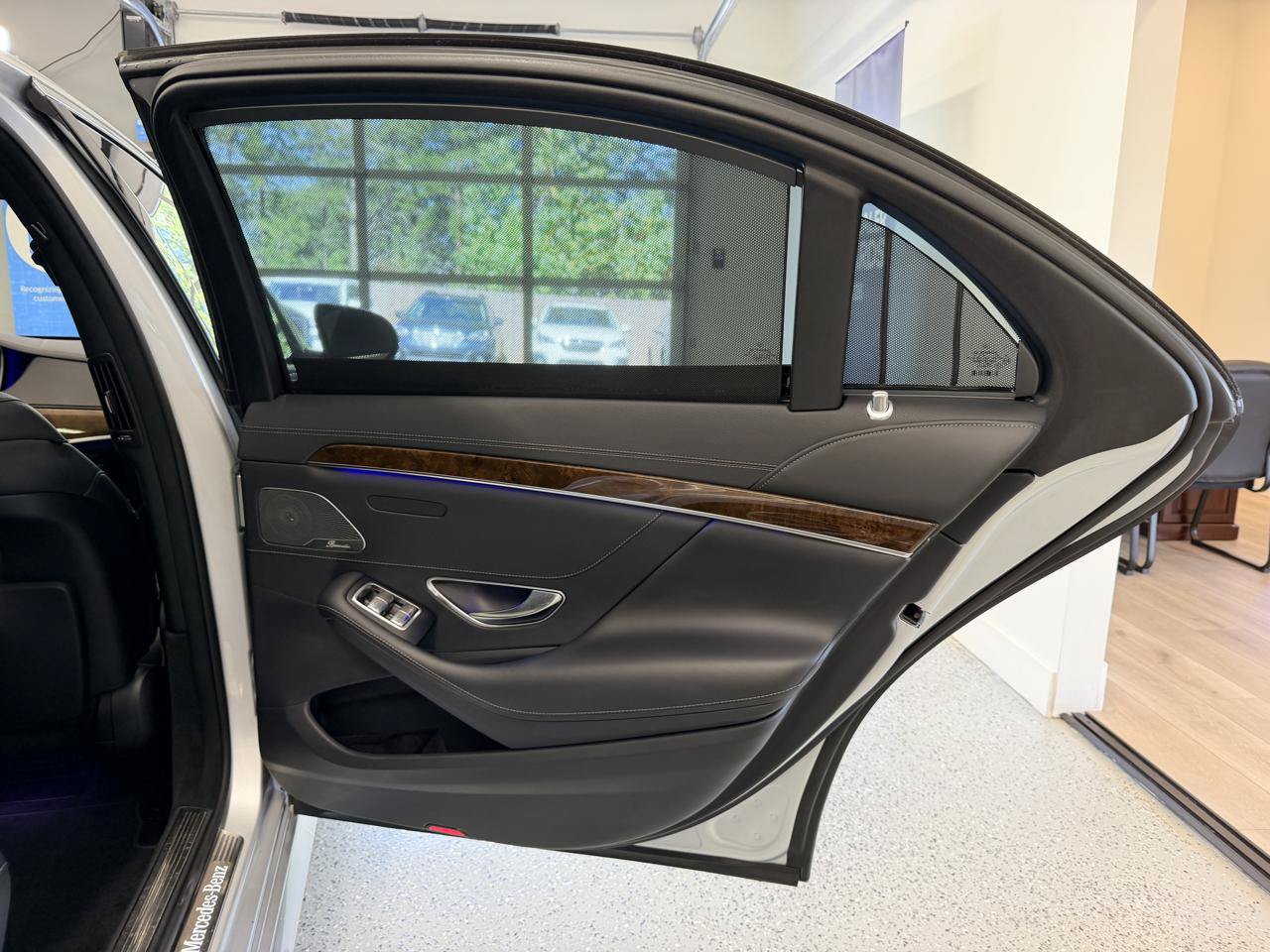 Used 2015 Mercedes-Benz S 550 Sedan image 32