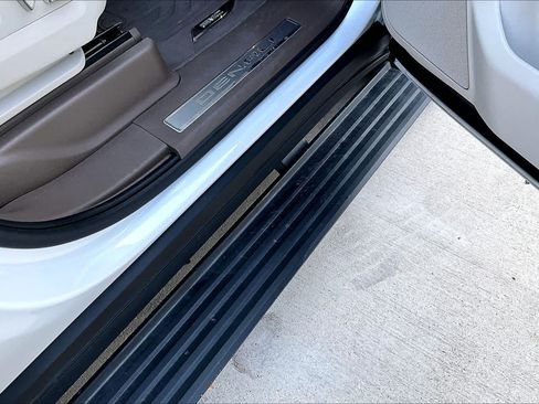 Used 2023 GMC Yukon Denali w/ LPO, Floor Liner Package AWD/4WD image 33