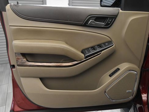 Used 2016 GMC Yukon SLT w/ HD Trailering Package image 10