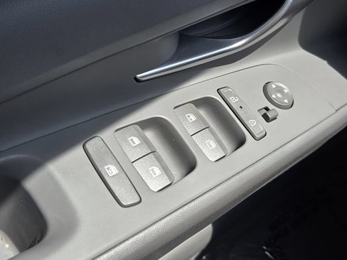 Certified 2025 Hyundai Elantra SE FWD image 26