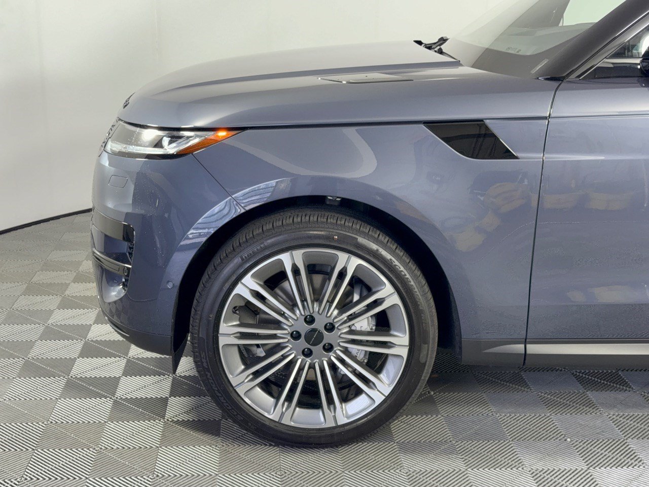 New 2027 Land Rover Range Rover Sport SE AWD/4WD image 13