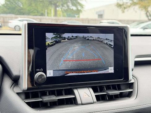 Used 2024 Toyota RAV4 XLE FWD image 20