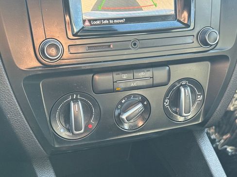 Used 2017 Volkswagen Jetta S image 22
