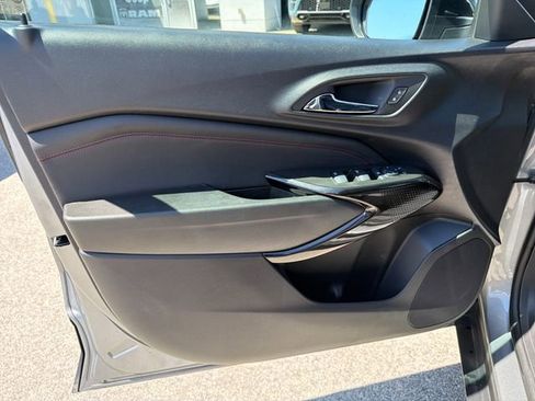 Used 2024 Chevrolet Trax RS w/ Sunroof Package FWD image 9