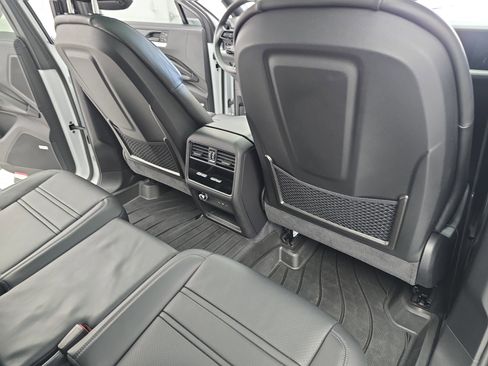 Used 2024 Porsche Cayenne S image 11