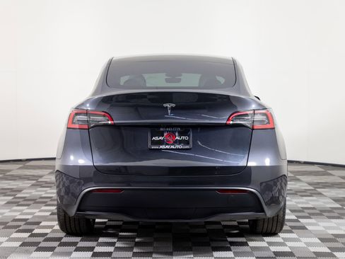 Used 2024 Tesla Model Y Long Range image 6