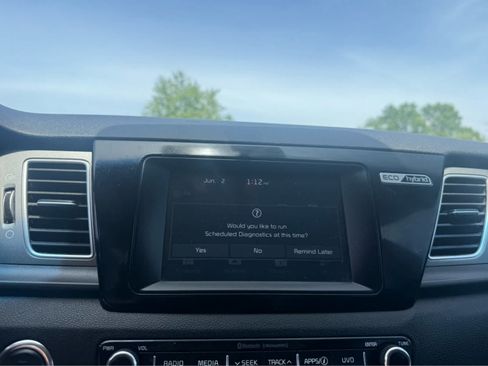 Used 2018 Kia Niro LX FWD image 11
