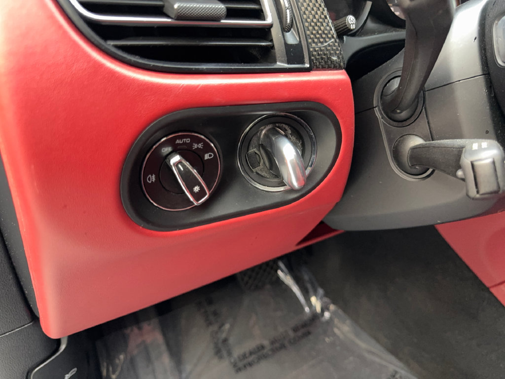 Used 2021 Porsche Macan Turbo AWD/4WD image 56