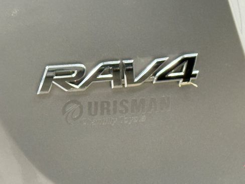 Used 2017 Toyota RAV4 XLE AWD/4WD image 12