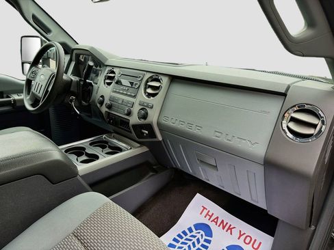 Used 2016 Ford F250 XLT w/ XLT Premium Package RWD image 28