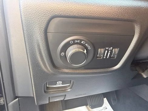Used 2024 Jeep Grand Cherokee Laredo X AWD/4WD image 12