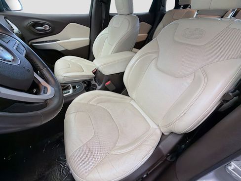 Used 2017 Jeep Cherokee Overland w/ Heavy Duty Protection Group image 11