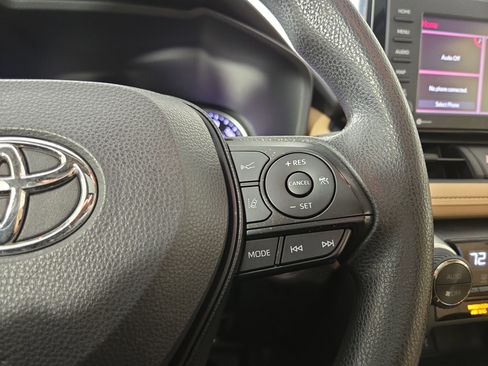 Used 2021 Toyota RAV4 XLE image 16