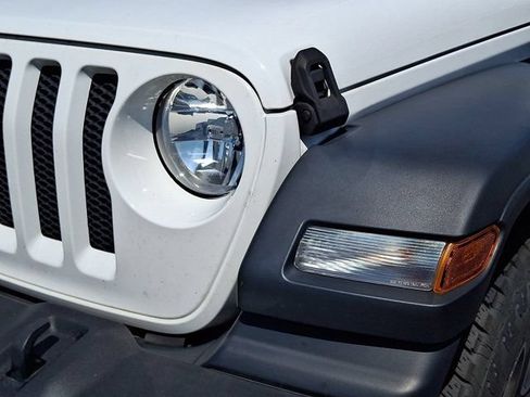 Used 2018 Jeep Wrangler Sport AWD/4WD image 4