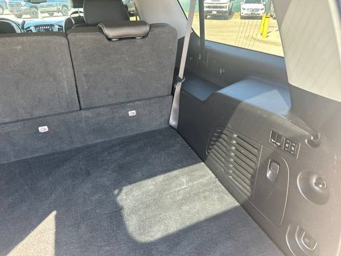 Certified 2019 GMC Yukon XL Denali w/ Open Road Package AWD/4WD image 28