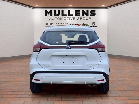Used 2023 Nissan Kicks SV FWD image 6