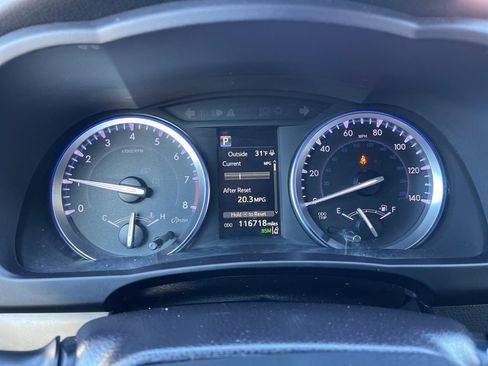 Used 2019 Toyota Highlander XLE image 9