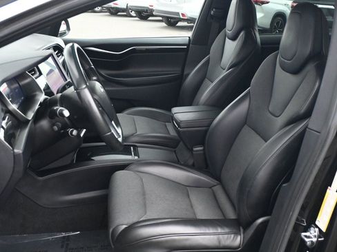 Used 2018 Tesla Model X 75D image 12