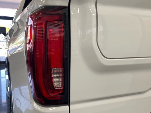 Used 2019 GMC Sierra 1500 SLT w/ SLT Premium Package image 15