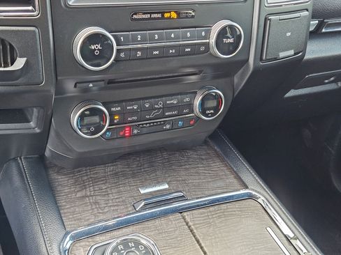 Used 2018 Ford Expedition Limited AWD/4WD image 27