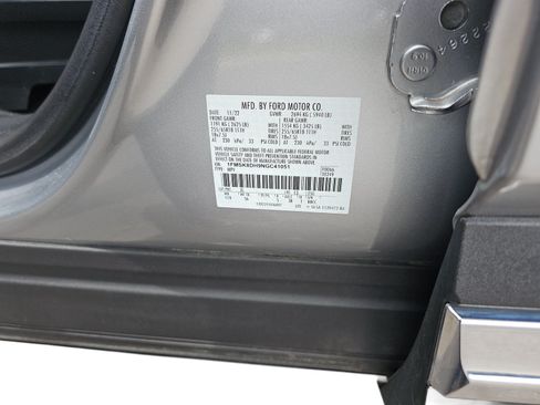 Used 2022 Ford Explorer XLT w/ Equipment Group 202A AWD/4WD image 28