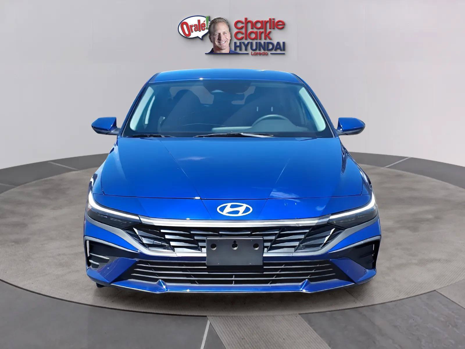 Certified 2025 Hyundai Elantra SE FWD image 8