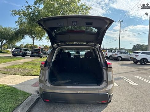 Used 2025 Nissan Rogue SV AWD/4WD image 17