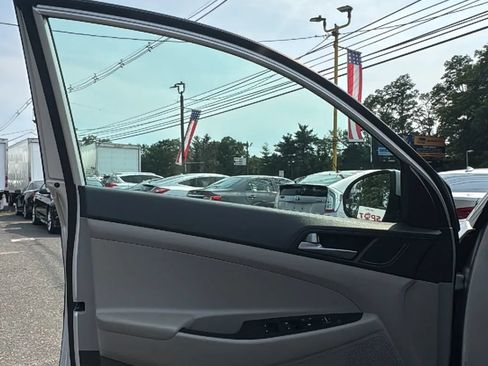 Used 2016 Hyundai Tucson SE w/ Option Group 02 FWD image 9