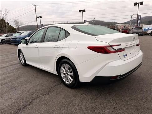 Used 2026 Toyota Camry LE FWD image 5