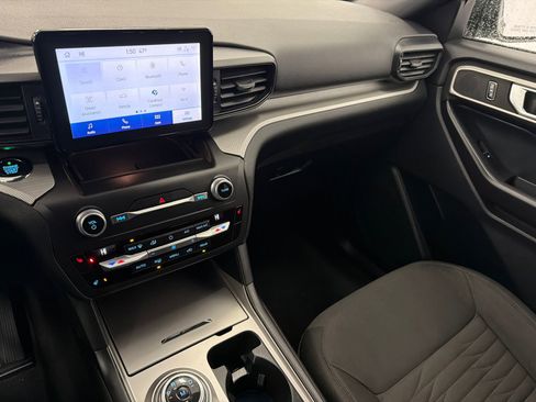 Used 2020 Ford Explorer XLT w/ Comfort Package image 25