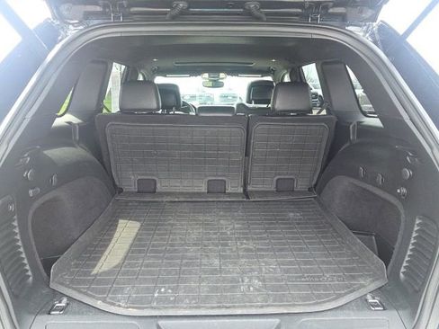 Used 2018 Jeep Grand Cherokee Altitude image 11