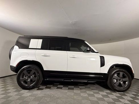 New 2026 Land Rover Defender 110 X-Dynamic SE AWD/4WD image 9